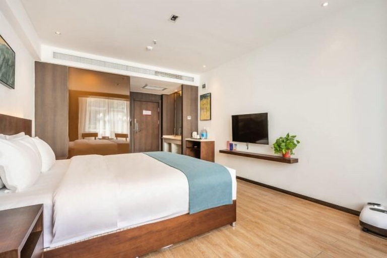 Bedroom 3, Jinyue Hotel, Yan'an