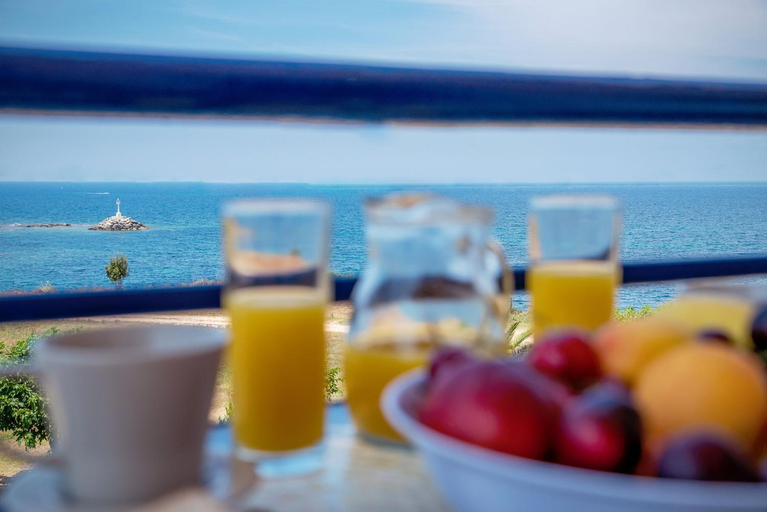 Food & Drinks 5, Faros Apartments, Epirus