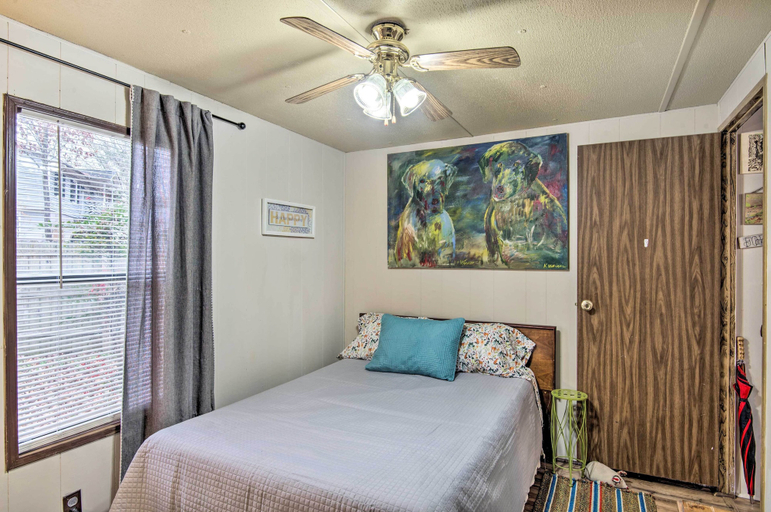 Bedroom 3, Lake-view Getaway in Sherrills Ford w/ Deck!, Catawba