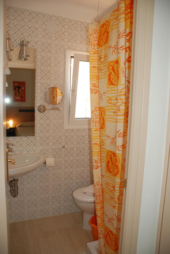 Bathroom 3, Apartaments Ocean Canada, Girona