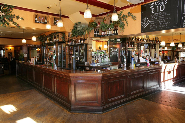 Food & Drinks 3, The Junction Hotel, Dorset