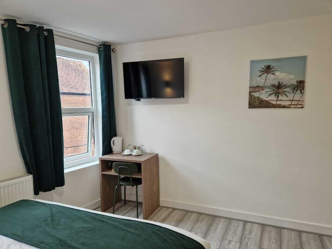 Bedroom 5, Crown House, Oxfordshire