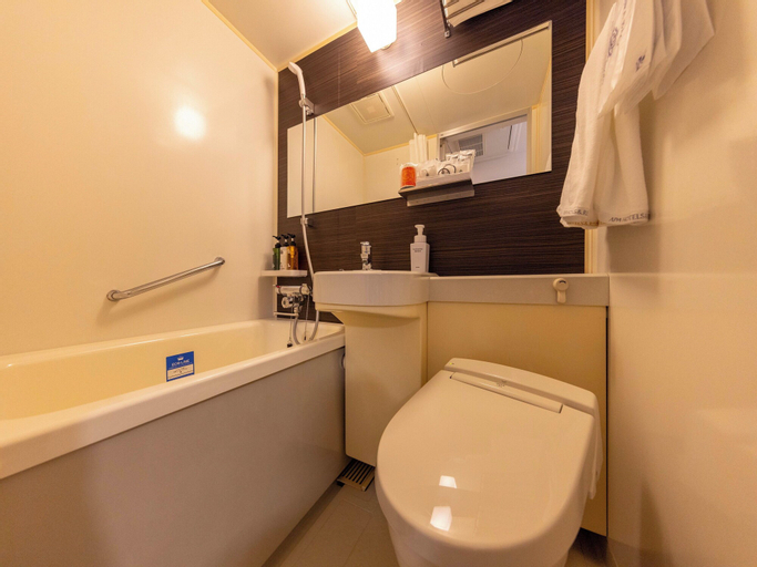 Bathroom 9