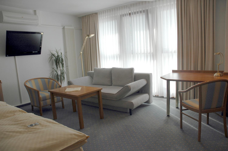 Bedroom 4, Parkhotel Goldlinde, Holzminden