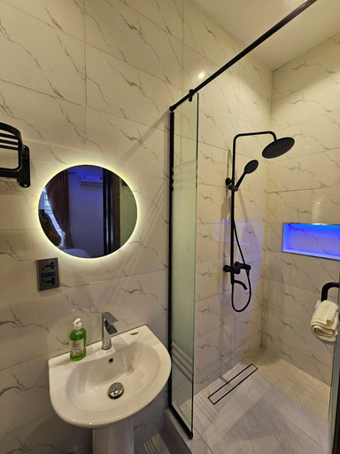 Bathroom 3, Sapphire Residences by Crystal Magodo, Kosofe