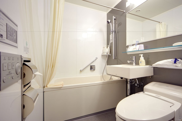 Bathroom 2, Rocore Naha, Naha
