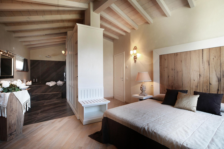 Others 3, Villa Teodora in Toscolano-maderno, Brescia