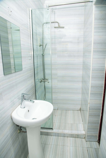 Bathroom 4, Everland Hotel and Suites, Kosofe