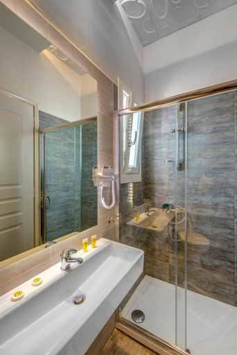 Bathroom 3, Ethrion, South Aegean