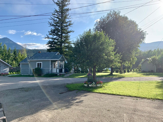 Others 2, Brookside Motel, Columbia-Shuswap