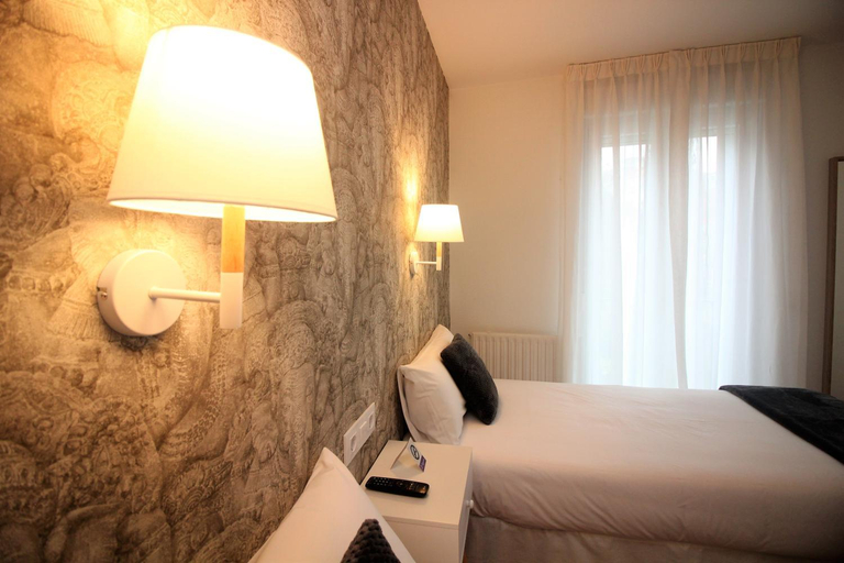 Bedroom 2, Hotel Vilagarcia, Pontevedra
