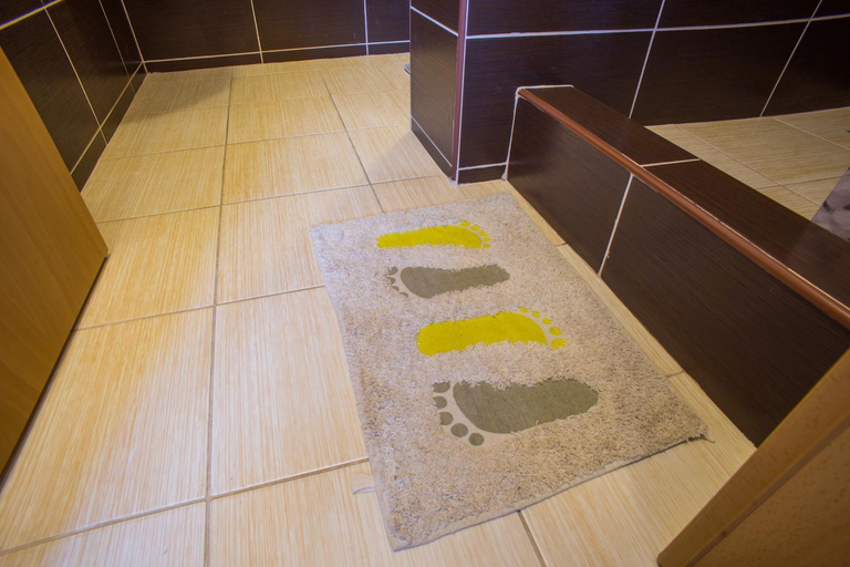 Bathroom 2, Apartments Peaks