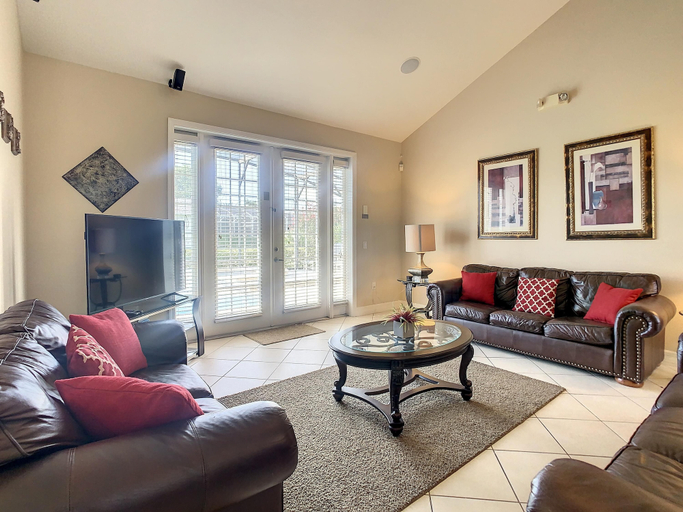 Room 5, Fantastic 7 Bed 6 Bath in Prestigious Gated Comm, Osceola