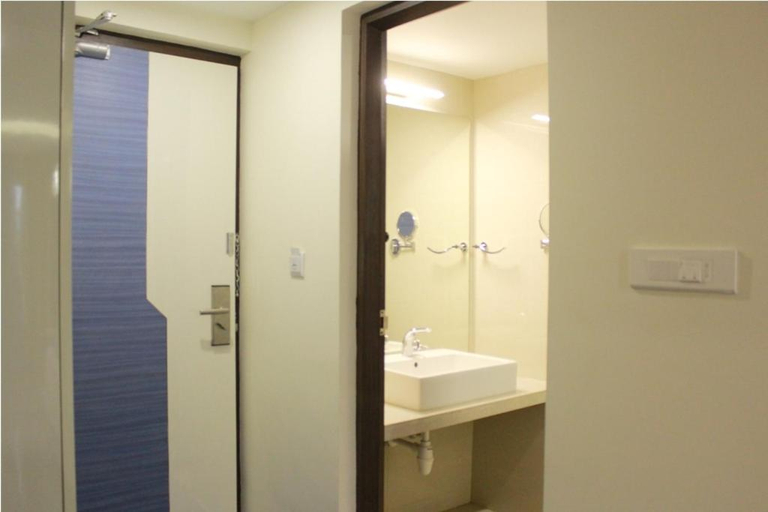 Bathroom 3, Hotel Vijay Elanza, Coimbatore