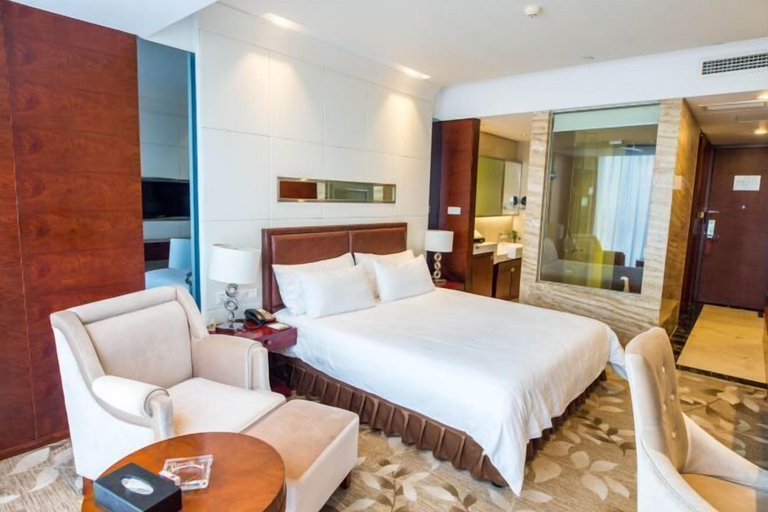 Bedroom 3, Royal Garden Hotel, Wenzhou