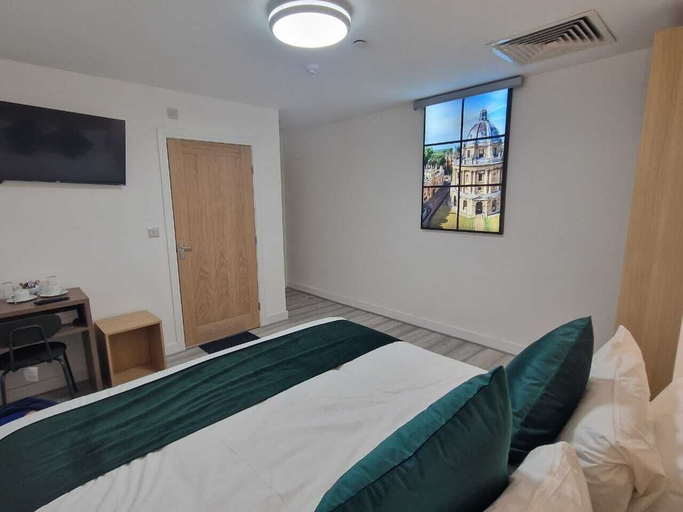 Bedroom 2, Crown House, Oxfordshire
