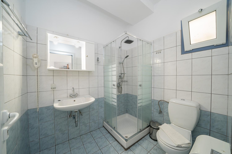 Bathroom 3, Agnanti Studios, Ionian Islands