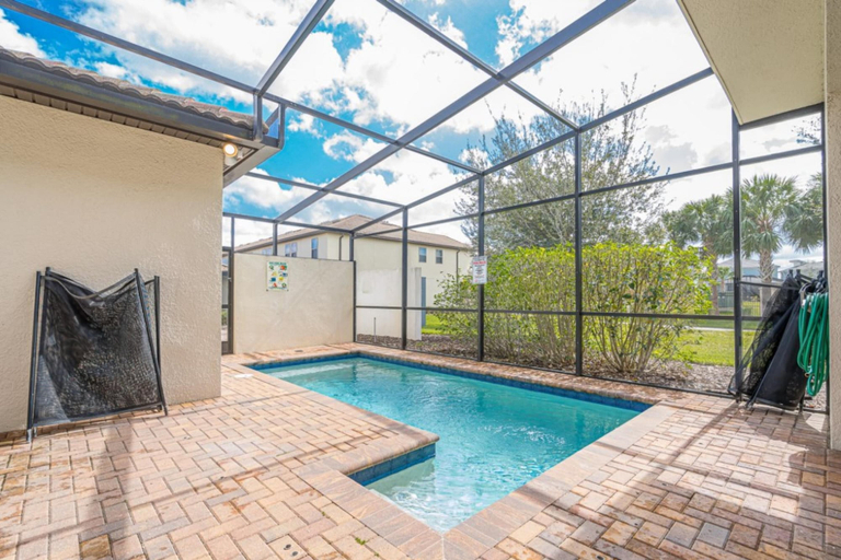 Room 2, Lovely 5BR Townhouse at Windsor at Westside, Osceola