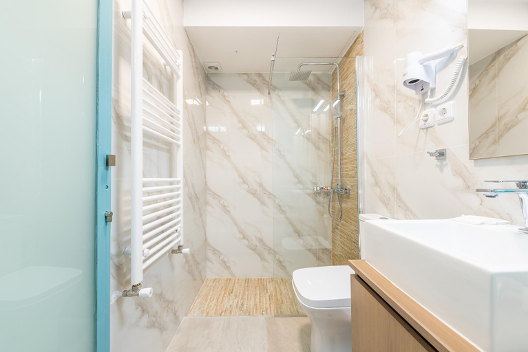 Bathroom 4, Thissio Cocoon For Two, Attica