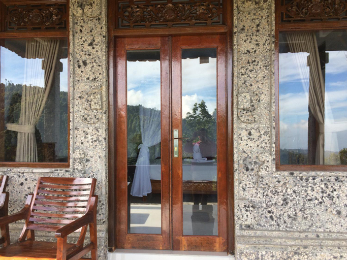 Exterior 2