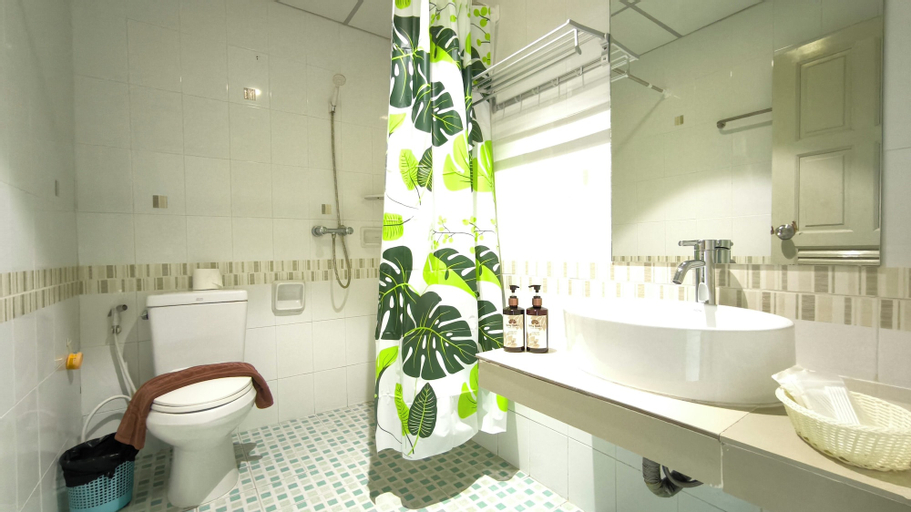 Bathroom 11