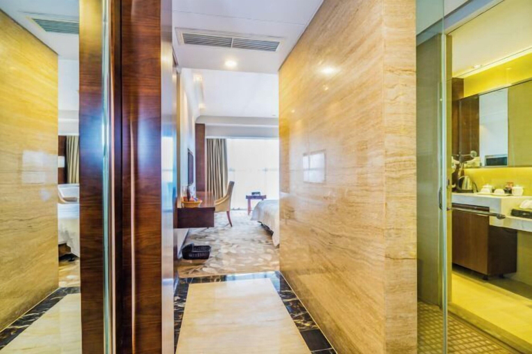 Bathroom 4, Royal Garden Hotel, Wenzhou