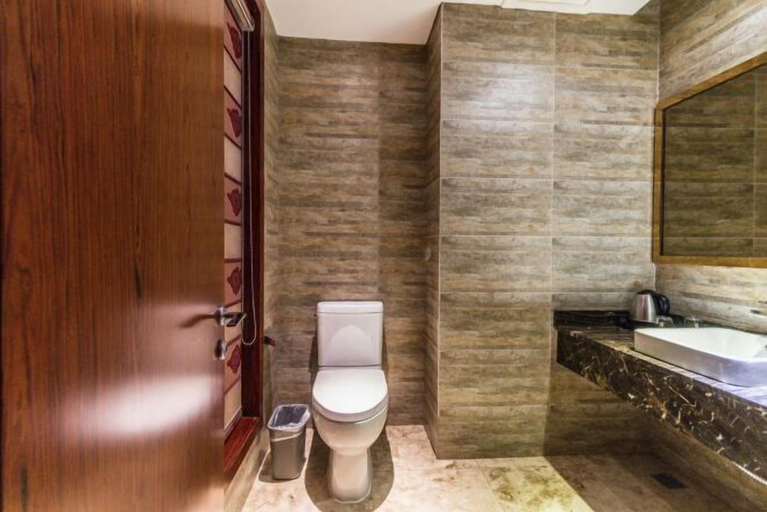 Bathroom 3, Xing Yue Business Club, Tongliao