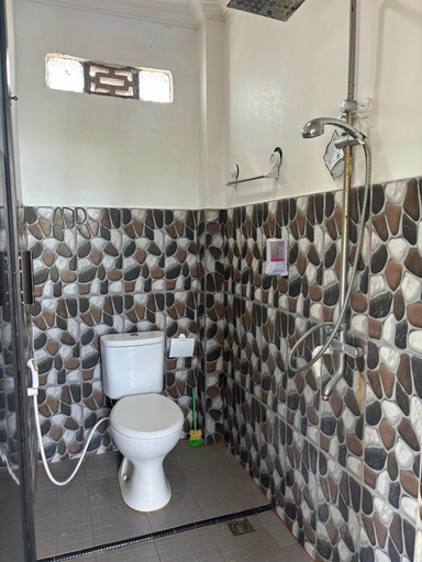 Bathroom 5, Bira Panda Beach 2, Bulukumba