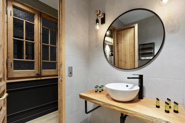 Bathroom 3, Luxury Apartment Sagrada Familia, Barcelona