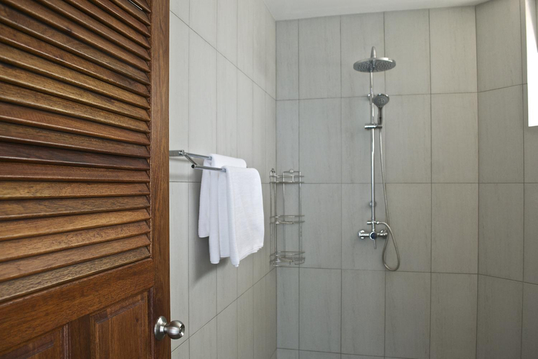 Bathroom 3, The Moonrakers, Ko Samui