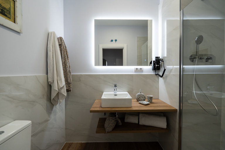 Bathroom 5, Center Suite Acebedos, Cantabria