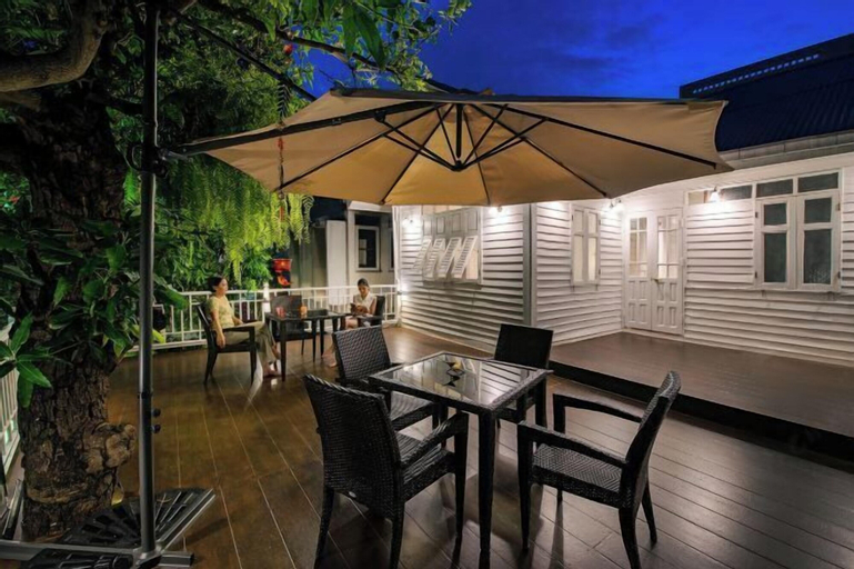 Exterior & Views 22