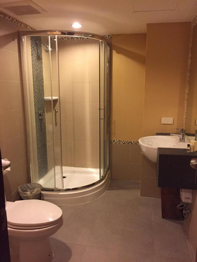 Bathroom 12