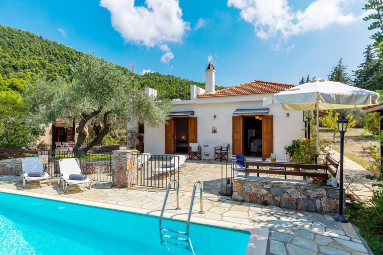 Room 5, Villa Ioanna in Skopelos, Thessaly