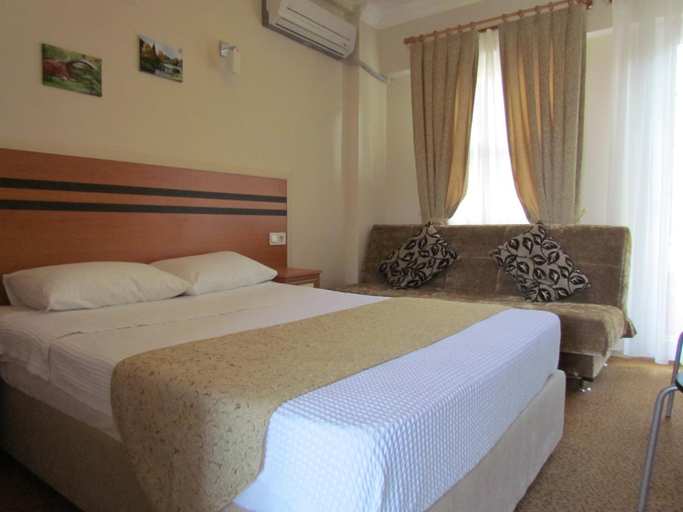 Bedroom 2, Dalyan Palmiye Resort Hotel, Ortaca