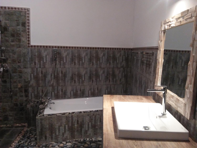 Bathroom 3, Wedang Villa, Gianyar