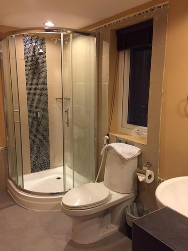 Bathroom 13