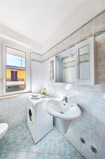 Bathroom 4, Annamaria 9 Apartment by Wonderful Italy, Brescia