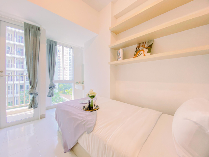 Bedroom 3, Comfy Studio at Tokyo Riverside PIK 2 Apartment By Travelio, Tangerang
