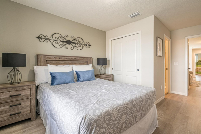 Room 4, Lovely 5BR Townhouse at Windsor at Westside, Osceola