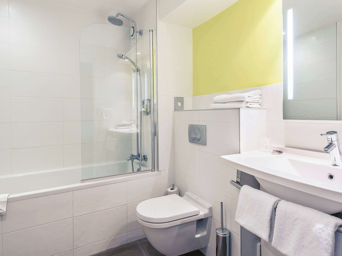 Bathroom 17