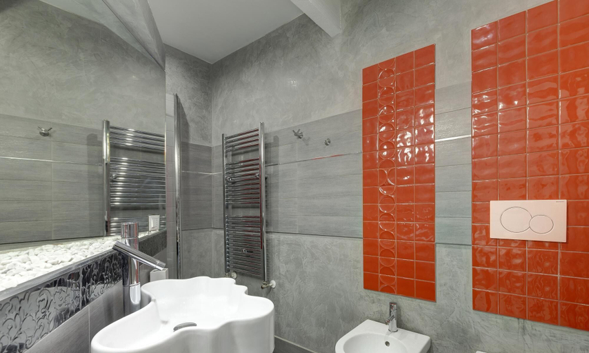 Bathroom 4, Servi 7, Florence