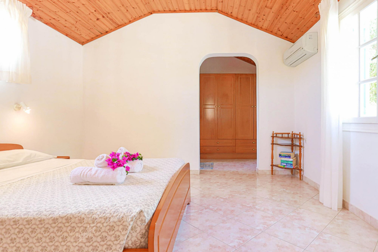 Bedroom 3, Anna Apartment Agios Stephanos, Ionian Islands