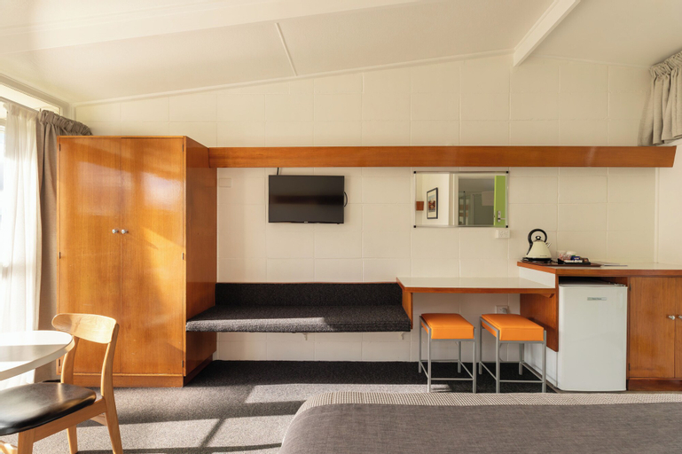 Dining Room 4