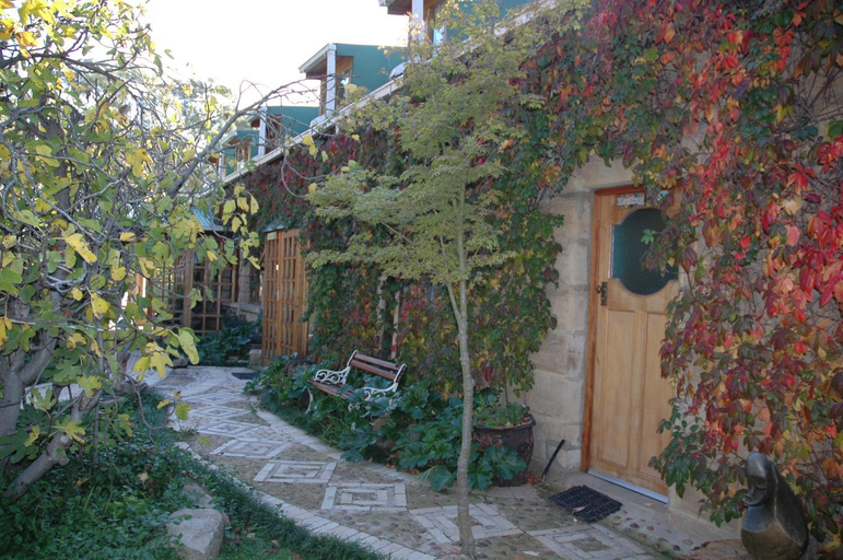 Others 2, La Motte B&B, Thabo Mofutsanyane