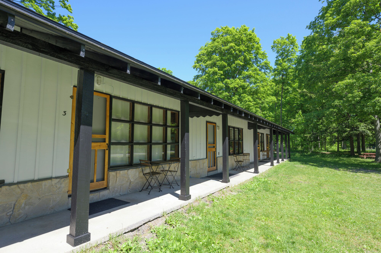 Exterior & Views 1, Dune Climb Inn, Leelanau