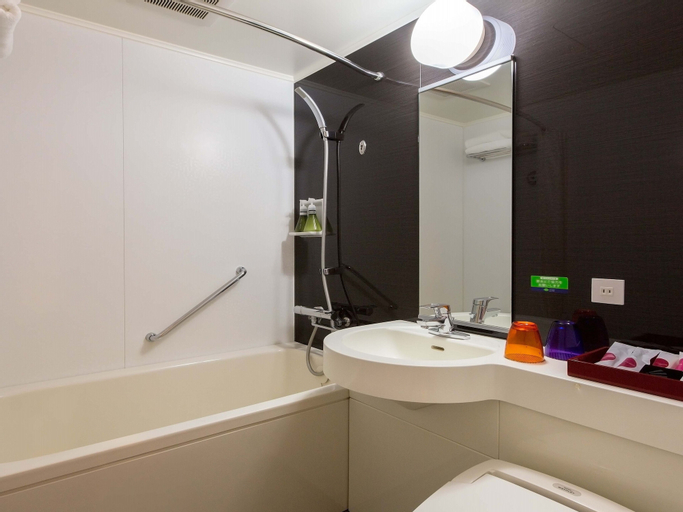 Bathroom 9