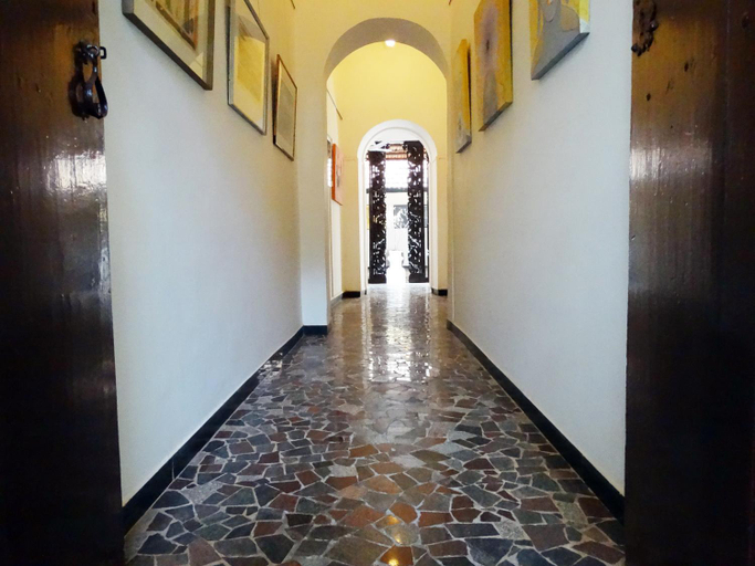Public Area 2, WelcomHeritage Panjim Pousada Hotel, North Goa