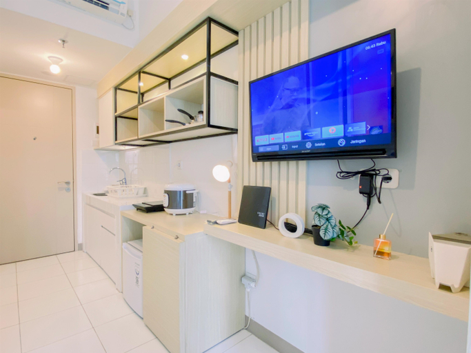 Others 3, Comfy Studio at Tokyo Riverside PIK 2 Apartment By Travelio, Tangerang