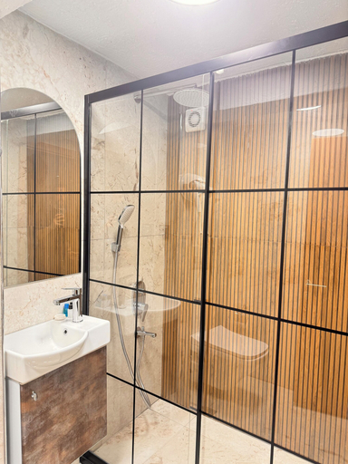 Bathroom 5, Galata Calm Tale Hotel, Beyoğlu